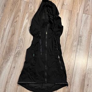 Lululemon Black Hooded & Mesh Running Vest size 4